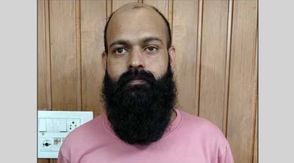 കണ്ണൂർ: മകളെ വീട്ടിൽ നിന്ന് അടിച്ചിറക്കി; പുസ്തകങ്ങൾ തീയിട്ട് നശിപ്പിച്ചു: പിതാവ് അറസ്റ്റിൽ