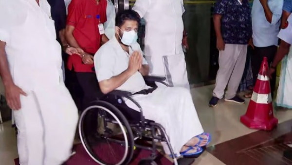 മൂന്ന് ദിവസത്തെ ചികിത്സയ്ക്ക് ശേഷം ഷാഫി പറമ്പിൽ ആശുപത്രി വിട്ടു