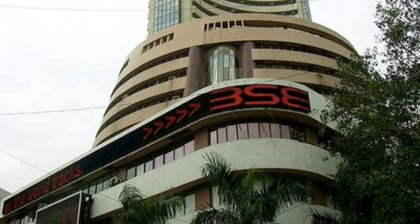 യുഎസ് വ്യാപാര കരാർ അന്തിമമാക്കുന്നതിലെ കാലതാമസം മൂലം  തുടക്കത്തിലെയുള്ള നേട്ടം നഷ്ടമാക്കി ഇന്ത്യൻ ഓഹരികൾ