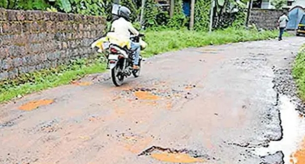 കണ്ണൂർ കോർപറേഷൻ പരിധിയിൽ പൊട്ടിത്തകർന്ന് റോഡുകൾ;