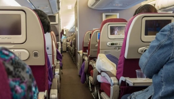 ഇൻഡിഗോ തീപിടുത്തത്തിന് ശേഷം വിമാനങ്ങളിൽ പവർ ബാങ്കുകൾ ഉപയോഗിക്കുന്നത് നിരോധിക്കാൻ ഡിജിസിഎ പദ്ധതിയിടുന്നതായി റിപ്പോർട്ടുകൾ.