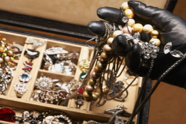 ജ്വല്ലറി ഉടമയെ ഓട്ടോയിൽ കൂട്ടിക്കൊണ്ടുപോയി ആക്രമിച്ച് പണം തട്ടിയ കേസിൽ ഒരാൾ കൂടി അറസ്റ്റിൽ