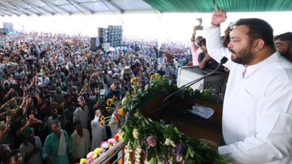 മഹാഗത്ബന്ധൻ അധികാരത്തിൽ വന്നാൽ കള്ള് നിരോധനം നീക്കുമെന്ന് തേജസ്വി യാദവ്