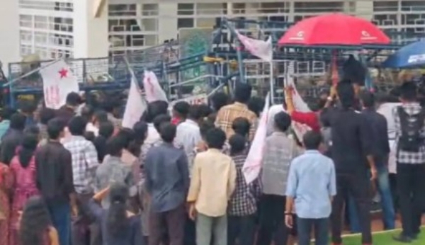 കാർഷിക സർവകലാശാല ഫീസ് വർധന: തൃശൂർ മണ്ണൂത്തി സർവകലാശാലയിൽ SFIയുടെ വൻ പ്രതിഷേധം