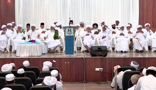 Jifri Muthukkoya Thangal