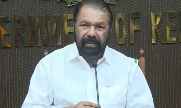 പിഎം ശ്രീ പദ്ധതി മരവിപ്പിക്കാനുള്ള തീരുമാനത്തിന് പിന്നാലെ സമഗ്രശിക്ഷാ കേരളം ഫണ്ട് കേന്ദ്രം തടഞ്ഞെന്ന് സൂചന.