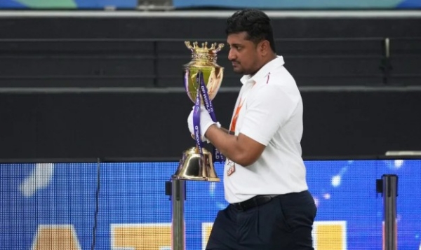 മൊഹ്‌സിൻ നഖ്‌വിയിൽ നിന്ന് ഏഷ്യാ കപ്പ് ട്രോഫി തിരികെ ലഭിക്കുമെന്ന് വ്യക്തമാക്കി  ബിസിസിഐ . 48 മണിക്കൂർ അന്ത്യശാസനം നൽകി.