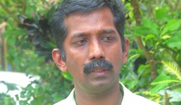 ആലപ്പുഴയിൽ പി.കൃഷ്ണപിള്ള സ്മാരകം തകർത്ത കേസിൽ പ്രതിയായതിനെ തുടർന്ന് പാർട്ടി പുറത്താക്കിയ വ്യക്തിയെ തിരിച്ചെടുത്തു ആലപ്പുഴയിൽ പി.കൃഷ്ണപിള്ള സ്മാരകം തകർത്ത കേസിൽ പ്രതിയായതിനെ തുടർന്ന് പാർട്ടി പുറത്താക്കിയ വ്യക്തിയെ തിരിച്ചെടുത്തു