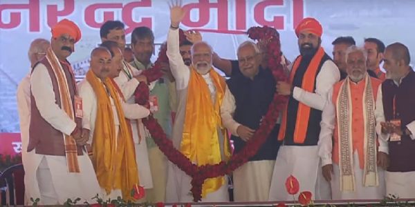 ബിഹാര്‍ നിയമസഭ തിരഞ്ഞെടുപ്പ്: ആദ്യ മണിക്കൂറില്‍ തന്നെ കുതിച്ച് എന്‍ഡിഎ; കിതച്ച് ഇന്ത്യാ സഖ്യം