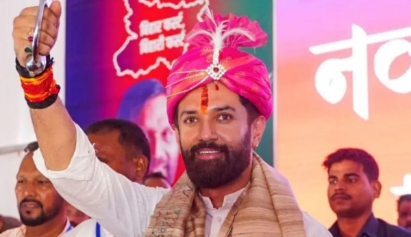 2025 ലെ ബീഹാർ നിയമസഭാ തെരഞ്ഞെടുപ്പിൽ ചിരാഗ് പാസ്വാന്റെ ലോക് ജനശക്തി പാർട്ടി (രാം വിലാസ്) മികച്ച പ്രകടനം കാഴ്ചവയ്ക്കുന്നു. 2025 ലെ ബീഹാർ നിയമസഭാ തെരഞ്ഞെടുപ്പിൽ ചിരാഗ് പാസ്വാന്റെ ലോക് ജനശക്തി പാർട്ടി (രാം വിലാസ്) മികച്ച പ്രകടനം കാഴ്ചവയ്ക്കുന്നു.