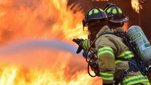 കോഴിക്കോട്: വൈദ്യുതി ലൈനില് നിന്നുണ്ടായ തീപ്പൊരിയില് കയര് സൊസൈറ്റിയില് അഗ്നിബാധ. കോഴിക്കോട്: വൈദ്യുതി ലൈനില് നിന്നുണ്ടായ തീപ്പൊരിയില് കയര് സൊസൈറ്റിയില് അഗ്നിബാധ.