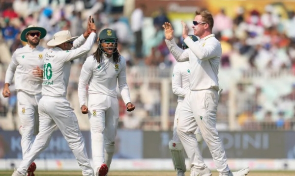 കൊൽക്കത്തയിൽ ഇന്ത്യക്ക് തിരിച്ചടി നൽകി ദക്ഷിണാഫ്രിക്ക, കൊൽക്കത്തയിൽ ഇന്ത്യക്ക് തിരിച്ചടി നൽകി ദക്ഷിണാഫ്രിക്ക,