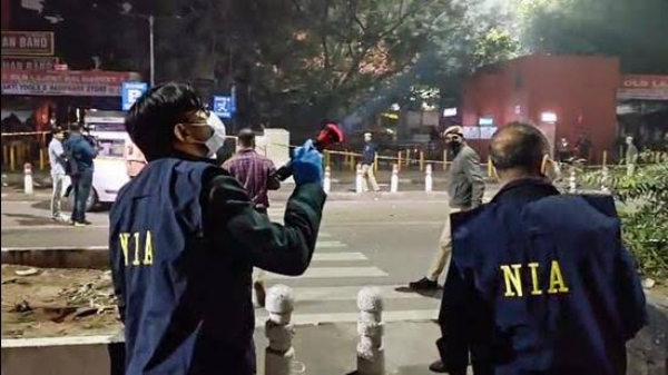 ചെങ്കോട്ട സ്ഫോടനവുമായി ബന്ധപ്പെട്ട് ആറ് സംസ്ഥാനങ്ങളിൽ എൻ ഐ എയുടെ നിർണായക പരിശോധന. ചെങ്കോട്ട സ്ഫോടനവുമായി ബന്ധപ്പെട്ട് ആറ് സംസ്ഥാനങ്ങളിൽ എൻ ഐ എയുടെ നിർണായക പരിശോധന.