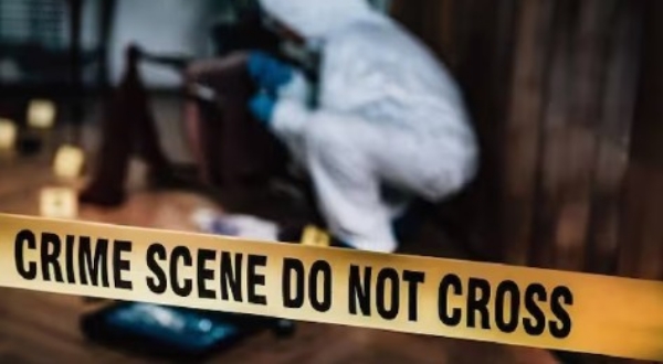 തലസ്ഥാന നഗരത്തില് പട്ടാപ്പകല് കൊലപാതകം; 19കാരന് കുത്തേറ്റ് മരിച്ചു തലസ്ഥാന നഗരത്തില് പട്ടാപ്പകല് കൊലപാതകം; 19കാരന് കുത്തേറ്റ് മരിച്ചു