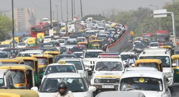 പഴയ വാഹനങ്ങൾ പരിപാലിക്കാൻ ഇനി ചെലവേറും, ഫിറ്റ്നസ് ഫീസ് പത്തിരട്ടി വർദ്ധിപ്പിച്ച് കേന്ദ്ര സർക്കാർ പഴയ വാഹനങ്ങൾ പരിപാലിക്കാൻ ഇനി ചെലവേറും, ഫിറ്റ്നസ് ഫീസ് പത്തിരട്ടി വർദ്ധിപ്പിച്ച് കേന്ദ്ര സർക്കാർ