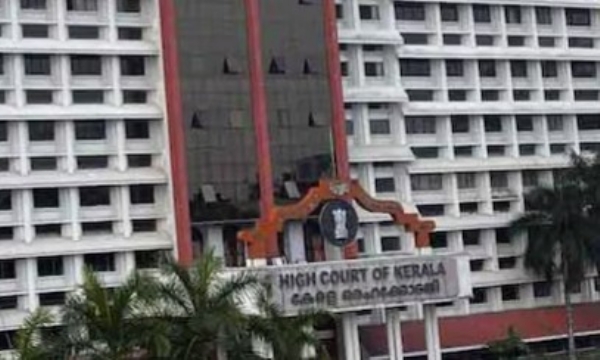 10 വർഷത്തിലധികമായി കരാർ അടിസ്ഥാനത്തിൽ ജോലി ചെയ്യുന്ന പിആർഒമാരെ സ്ഥിരപ്പെടുത്താം: ഹൈക്കോടതി 10 വർഷത്തിലധികമായി കരാർ അടിസ്ഥാനത്തിൽ ജോലി ചെയ്യുന്ന പിആർഒമാരെ സ്ഥിരപ്പെടുത്താം: ഹൈക്കോടതി