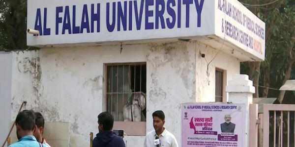 റെഡ് ഫോർട്ട് കാർ സ്ഫോടന കേസ്: ഒഖ്‌ലയിലെ അൽ ഫലാ യൂണിവേഴ്സിറ്റി ഓഫീസ്‌ ഉൾപ്പെടെ ഡൽഹിയിലെ 25 സ്ഥലങ്ങളിൽ ഇഡി റെയ്‌ഡ്