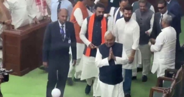 ബിഹാർ സർക്കാർ രൂപീകരണം: നിതീഷ് കുമാറിനെ . നേതാവായി ഏകകണ്ഠമായി തിരഞ്ഞെടുത്ത് എൻ.ഡി.എ ബിഹാർ സർക്കാർ രൂപീകരണം: നിതീഷ് കുമാറിനെ . നേതാവായി ഏകകണ്ഠമായി തിരഞ്ഞെടുത്ത് എൻ.ഡി.എ