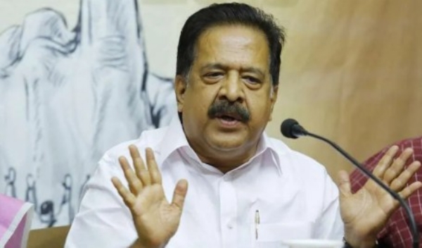 കഴിഞ്ഞ 10 വർഷത്തെ ഭരണംകൊണ്ട് സിപിഎം കാരുടെ ദാരിദ്ര്യമാണ് മാറിയതെന്ന് പരിഹസിച്ച് ചെന്നിത്തല കഴിഞ്ഞ 10 വർഷത്തെ ഭരണംകൊണ്ട് സിപിഎം കാരുടെ ദാരിദ്ര്യമാണ് മാറിയതെന്ന് പരിഹസിച്ച് ചെന്നിത്തല