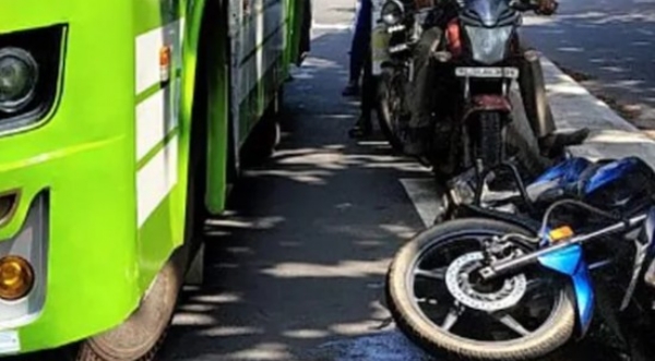 തൊണ്ടയാട് ജംക്‌ഷനിൽ ബൈക്ക് യാത്രക്കാരനെ തട്ടിയിട്ട ബസ് നിർത്താതെ പോയെന്നു പരാതി