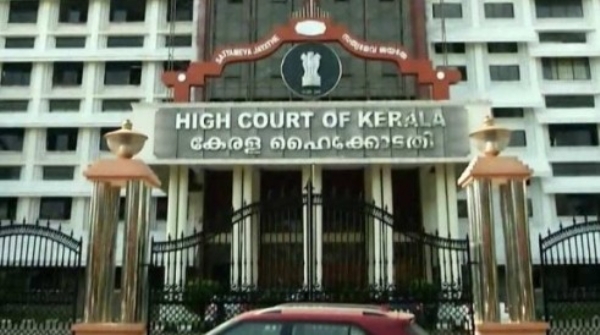 ചികിത്സാനിരക്ക് പ്രദർശിപ്പിക്കുന്നത് പ്രായോഗികമല്ല; സ്വകാര്യ ആശുപത്രികൾ നിയമപോരാട്ടത്തിന് ചികിത്സാനിരക്ക് പ്രദർശിപ്പിക്കുന്നത് പ്രായോഗികമല്ല; സ്വകാര്യ ആശുപത്രികൾ നിയമപോരാട്ടത്തിന്