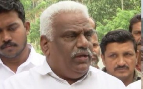 ചൂരൽമല ദുരന്തത്തിന് ഇരയായ തോട്ടം തൊഴിലാളികളുടെ ക്ഷേമനിധി ധനസഹായം വെട്ടിക്കുറച്ച് സംസ്ഥാന സർക്കാർ