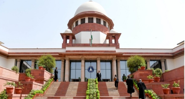 തെരുവ് നായ്ക്കളുടെ ശല്യം സംബന്ധിച്ച കേസിൽ സംസ്ഥാനങ്ങളുടെയും കേന്ദ്രഭരണ പ്രദേശങ്ങളുടെയും ചീഫ് സെക്രട്ടറിമാർ സുപ്രീം കോടതിയിൽ ഹാജരായി