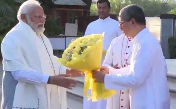 മോദിയെ കണ്ട് സീറോ മലബാര് സഭ നേതൃത്വം; ന്യൂനപക്ഷ അവകാശങ്ങള് ചര്ച്ചയായി മോദിയെ കണ്ട് സീറോ മലബാര് സഭ നേതൃത്വം; ന്യൂനപക്ഷ അവകാശങ്ങള് ചര്ച്ചയായി