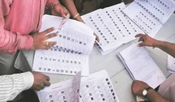 സംസ്ഥാനത്ത് എസ്ഐആർ തുടങ്ങുന്നു; ബിഎൽഒമാർ ഇന്ന് മുതൽ വീടുകളിൽ എത്തും സംസ്ഥാനത്ത് എസ്ഐആർ തുടങ്ങുന്നു; ബിഎൽഒമാർ ഇന്ന് മുതൽ വീടുകളിൽ എത്തും