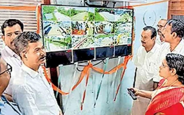 എസ്ഐആര് വേഗത്തില്; എന്യൂമറേഷന് ഫോം വിതരണം വേഗത്തില് പൂര്ത്തീകരിക്കാന് ജില്ലാ കളക്ടര്മാര്ക്ക് നിര്ദേശം എസ്ഐആര് വേഗത്തില്; എന്യൂമറേഷന് ഫോം വിതരണം വേഗത്തില് പൂര്ത്തീകരിക്കാന് ജില്ലാ കളക്ടര്മാര്ക്ക് നിര്ദേശം