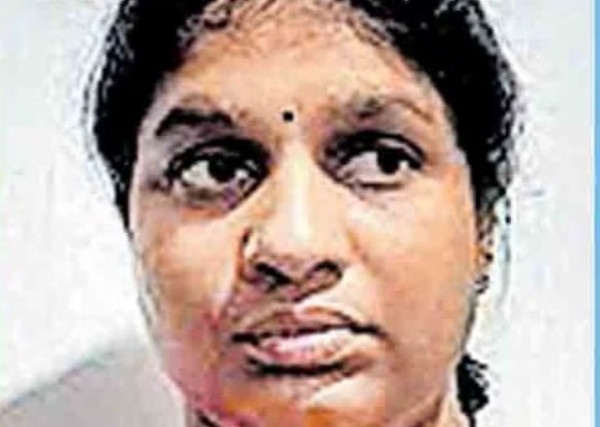 കോഴിക്കോട്: കസ്റ്റംസ് പാനൽ അഭിഭാഷകയെന്നു പരിചയപ്പെടുത്തി 56.50 ലക്ഷം തട്ടിയ പ്രതി  പിടിയിൽ