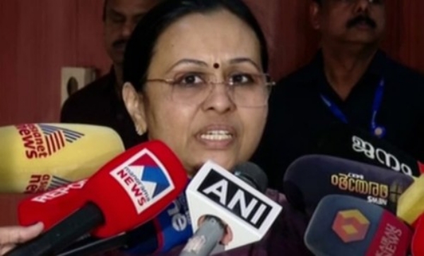 തിരുവനന്തപുരം മെഡിക്കൽ കോളേജില് ചികിത്സ കിട്ടാതെ രോഗി മരിച്ചെന്ന പരാതി; അടിയന്തരമായി അന്വേഷിച്ച് റിപ്പോര്ട്ട് നല്കണമെന്ന് ആരോഗ്യമന്ത്രി തിരുവനന്തപുരം മെഡിക്കൽ കോളേജില് ചികിത്സ കിട്ടാതെ രോഗി മരിച്ചെന്ന പരാതി; അടിയന്തരമായി അന്വേഷിച്ച് റിപ്പോര്ട്ട് നല്കണമെന്ന് ആരോഗ്യമന്ത്രി