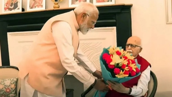 മുതിർന്ന ബിജെപി നേതാവും മുൻ ഉപപ്രധാനമന്ത്രിയുമായ എൽ.കെ. അദ്വാനി ശനിയാഴ്ച 98-ാം ജന്മദിനം ആഘോഷിച്ചു മുതിർന്ന ബിജെപി നേതാവും മുൻ ഉപപ്രധാനമന്ത്രിയുമായ എൽ.കെ. അദ്വാനി ശനിയാഴ്ച 98-ാം ജന്മദിനം ആഘോഷിച്ചു