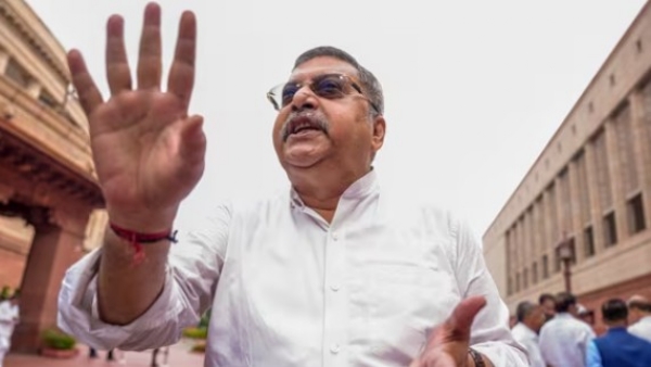 തൃണമൂൽ കോൺഗ്രസ് എംപി കല്യാൺ ബാനർജിയുടെ അക്കൗണ്ടിൽ നിന്ന് 57 ലക്ഷം രൂപ തട്ടി തൃണമൂൽ കോൺഗ്രസ് എംപി കല്യാൺ ബാനർജിയുടെ അക്കൗണ്ടിൽ നിന്ന് 57 ലക്ഷം രൂപ തട്ടി