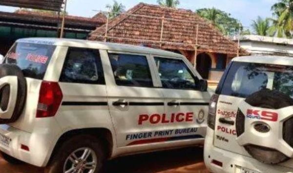 കാസർഗോഡ് തലക്കായി ക്ഷേത്രത്തിൽ വൻ കവർച്ച; പണവും സ്വർണ്ണവും വെള്ളി പ്രതിമകളും കവർന്നു കാസർഗോഡ് തലക്കായി ക്ഷേത്രത്തിൽ വൻ കവർച്ച; പണവും സ്വർണ്ണവും വെള്ളി പ്രതിമകളും കവർന്നു