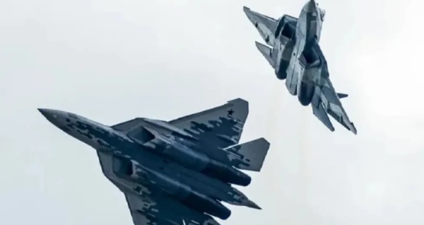 റഷ്യയുമായി ചേർന്ന് Su-57 യുദ്ധവിമാനവും S500 മിസൈൽ പ്രതിരോധ കവചവും വാങ്ങാൻ ഇന്ത്യ പദ്ധതിയിടുന്നതായി റിപ്പോർട്ട്.