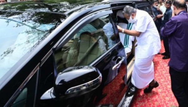 മുഖ്യമന്ത്രി പിണറായി വിജയന് പുതിയ കാര് വാങ്ങുന്നു; 1.10 കോടി രൂപ അനുവദിച്ചു മുഖ്യമന്ത്രി പിണറായി വിജയന് പുതിയ കാര് വാങ്ങുന്നു; 1.10 കോടി രൂപ അനുവദിച്ചു