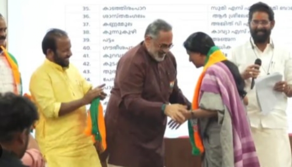 തിരുവനന്തപുരം കോര്പ്പറേഷനില് ഭരണം പിടിക്കാമെന്ന പ്രതീക്ഷയില് എല്.ഡി.എഫും ബി.ജെ.പിയും തിരുവനന്തപുരം കോര്പ്പറേഷനില് ഭരണം പിടിക്കാമെന്ന പ്രതീക്ഷയില് എല്.ഡി.എഫും ബി.ജെ.പിയും