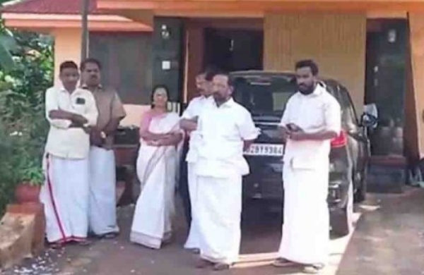 തൃശ്ശൂരിൽ തിരഞ്ഞെടുപ്പ് ഫലത്തിന് പിന്നാലെ അതിക്രമം: വീടുകൾക്ക് നേരെ ആക്രമണം തൃശ്ശൂരിൽ തിരഞ്ഞെടുപ്പ് ഫലത്തിന് പിന്നാലെ അതിക്രമം: വീടുകൾക്ക് നേരെ ആക്രമണം