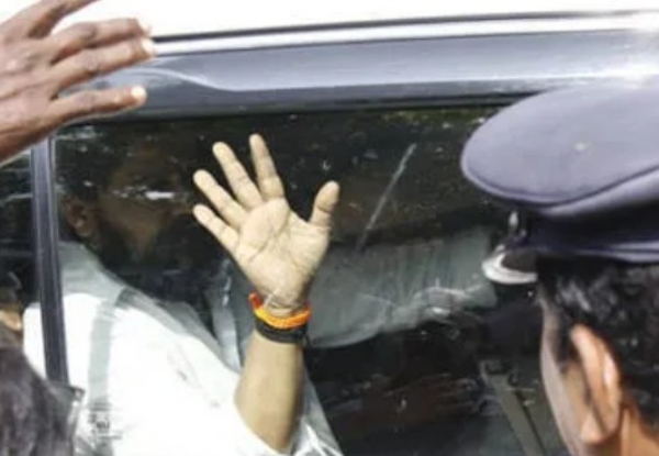 പൾസർ സുനി കൃത്യം നടന്ന സമയത്ത് വിളിച്ച ശ്രീലക്ഷ്മിയെ പൊലീസ് എന്തുകൊണ്ട് കണ്ടുപിടിച്ചില്ല, ചോദ്യം ചെയ്തില്ല - അഖിൽ മാരാർ പൾസർ സുനി കൃത്യം നടന്ന സമയത്ത് വിളിച്ച ശ്രീലക്ഷ്മിയെ പൊലീസ് എന്തുകൊണ്ട് കണ്ടുപിടിച്ചില്ല, ചോദ്യം ചെയ്തില്ല - അഖിൽ മാരാർ