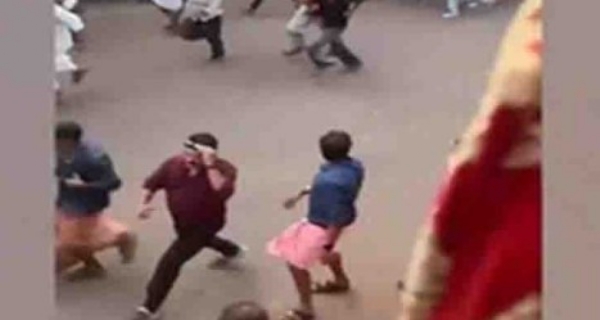 പാനൂരിൽ സിപിഎം വടിവാൾ ആക്രമണം: സിപിഎമ്മുകാർക്കെതിരെ കേസ് പാനൂരിൽ സിപിഎം വടിവാൾ ആക്രമണം: സിപിഎമ്മുകാർക്കെതിരെ കേസ്