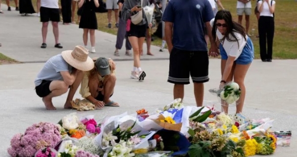 ബോണ്ടി ബീച്ച് ഭീകരാക്രമണം: സിഡ്നിയിലെ കൂട്ടക്കൊലയ്ക്ക് പിന്നിൽ പാകിസ്താനി അച്ഛനും മകനും ബോണ്ടി ബീച്ച് ഭീകരാക്രമണം: സിഡ്നിയിലെ കൂട്ടക്കൊലയ്ക്ക് പിന്നിൽ പാകിസ്താനി അച്ഛനും മകനും