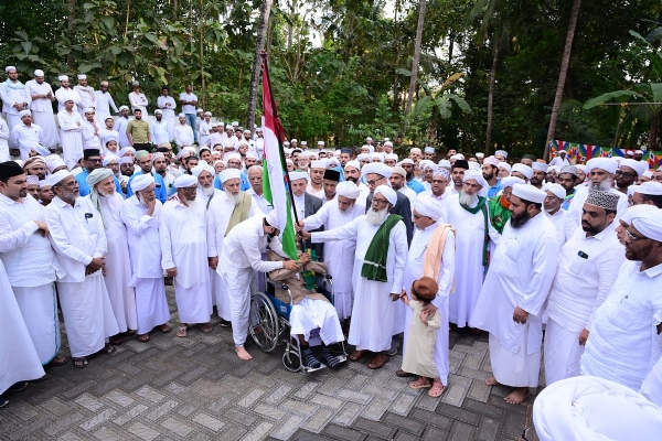 Jifri Muthukkoya Thangal