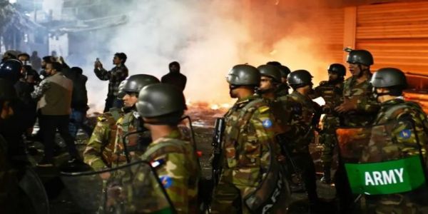 ബംഗ്ലാദേശിൽ യുവ നേതാവ് കൊല്ലപ്പെട്ടതിനെ തുടർന്നുള്ള സംഘർഷം;  മതനിന്ദ ആരോപിച്ച് ഹിന്ദു യുവാവിനെ തല്ലിക്കൊന്ന് ജനക്കൂട്ടം