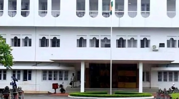 രക്തസാക്ഷികളുടെ പേരിൽ സത്യപ്രതിജ്ഞ വേണ്ട; സ്ഥാനാരോഹണച്ചടങ്ങ് റദ്ദാക്കി കാലിക്കറ്റ് വി സി