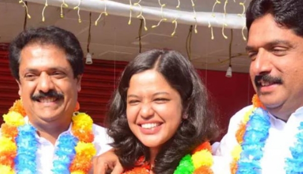 കൗൺസിലർമാർ യുഡിഎഫിനെ പിന്തുണയ്ക്കണമെന്ന് ഇന്ന് ചേർന്ന ജനസഭയിൽ ഭൂരിപക്ഷ അഭിപ്രായം.