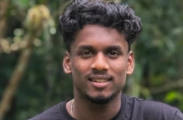 കാസർകോട്: വൈദ്യുതി പോസ്റ്റിൽ ബൈക്ക് ഇടിച്ച് ഓട്ടോ ഡ്രൈവർക്ക് ദാരുണാന്ത്യം.