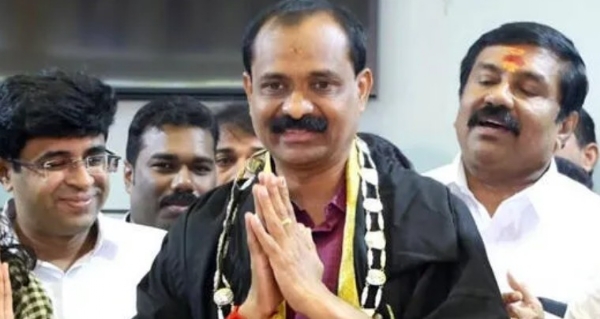 ആദ്യ ഫയലില്‍ ഒപ്പുവെച്ച് മേയര്‍ വി വി രാജേഷ്; അനുവദിച്ചത് 50 ലക്ഷം രൂപ