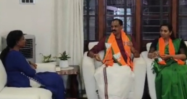 ആര്‍ ശ്രീലേഖയുടെ വീട്ടിലെത്തി കൂടിക്കാഴ്ച നടത്തി വി വി രാജേഷും ആശ നാഥും