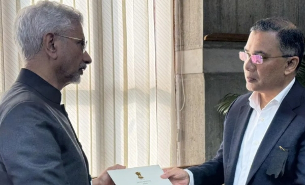 താരിഖ് റഹ്മാനെ ബംഗ്ലാദേശിൽ വച്ച് കണ്ട് എസ് ജയശങ്കർ താരിഖ് റഹ്മാനെ ബംഗ്ലാദേശിൽ വച്ച് കണ്ട് എസ് ജയശങ്കർ